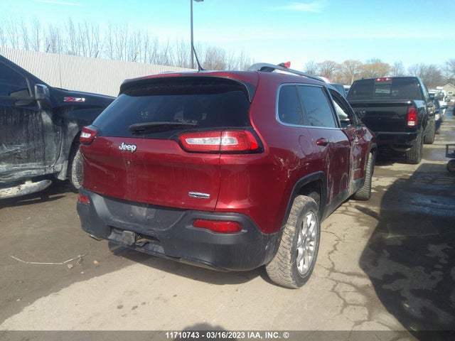 1C4PJLCB8FW782984 Jeep Cherokee Latitude