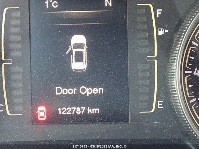 1C4PJLCB8FW782984 Jeep Cherokee Latitude