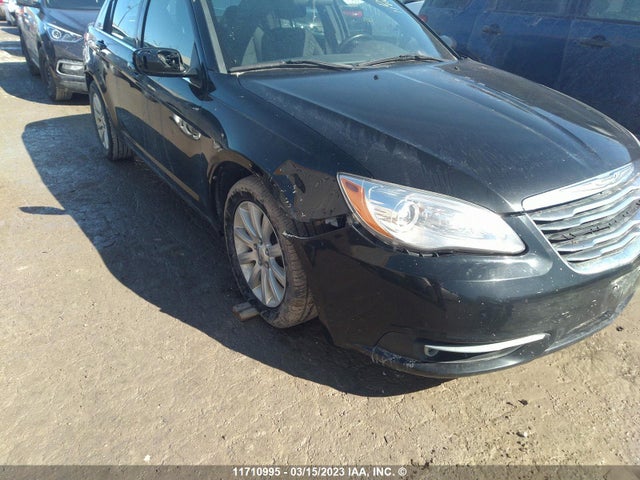 1C3CCBBBXDN758519 Chrysler 200 Touring