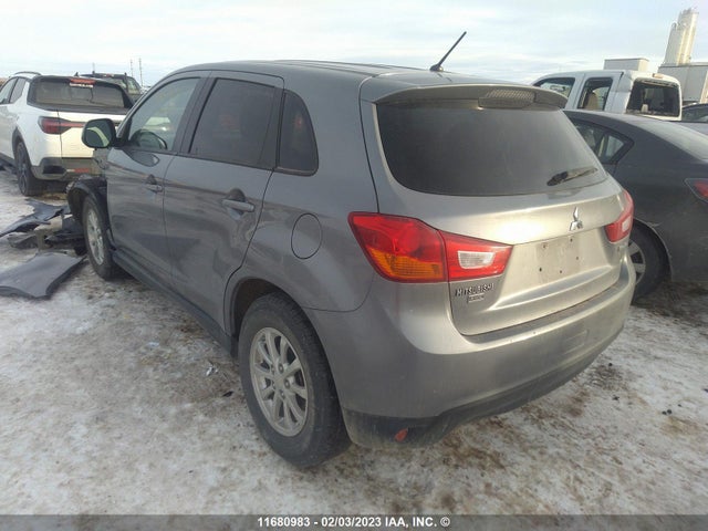 4A4AJ3AU1FE601748 Mitsubishi RVR SE