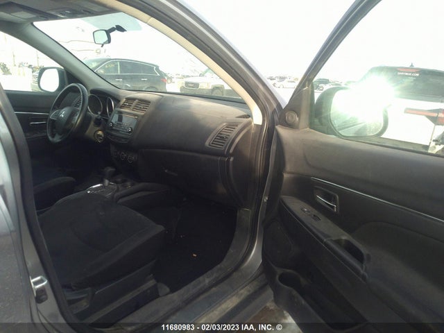 4A4AJ3AU1FE601748 Mitsubishi RVR SE