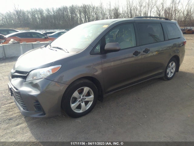 Toyota SIENNA 2018 5TDZZ3DC4JS924152 Image 2