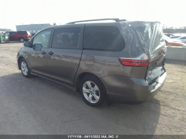 Toyota SIENNA 2018 5TDZZ3DC4JS924152 Image 3