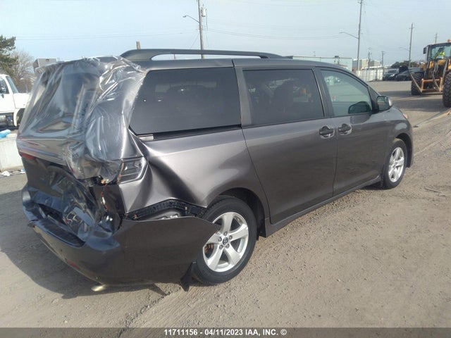 Toyota SIENNA 2018 5TDZZ3DC4JS924152 Image 4