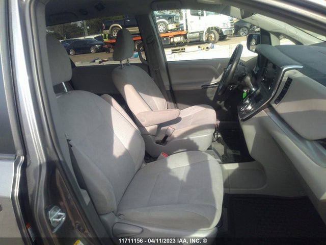 Toyota SIENNA 2018 5TDZZ3DC4JS924152 Image 5