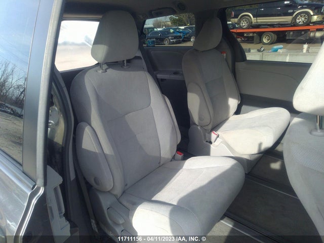 Toyota SIENNA 2018 5TDZZ3DC4JS924152 Image 8