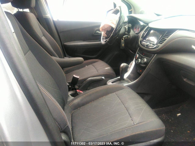 Chevrolet TRAX 1LT 2019 3GNCJLSB1KL375502 Image 5