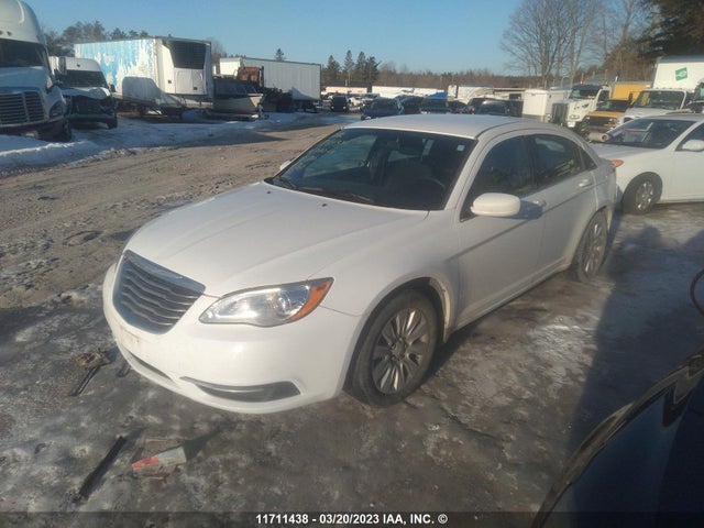 1C3CCBAB5EN233886 Chrysler 200 LX