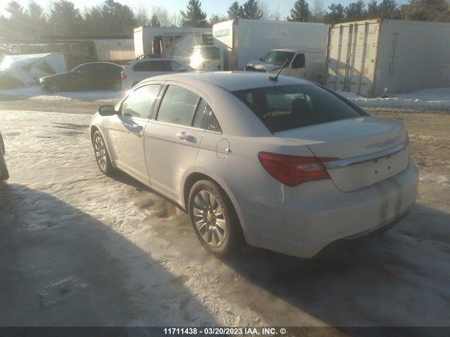 1C3CCBAB5EN233886 Chrysler 200 LX