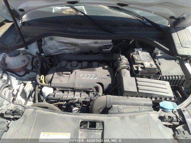 WA1ECCFSXJR015569 Audi Q3 PREMIUM