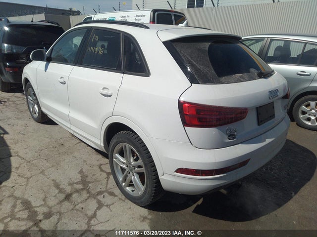 WA1ECCFSXJR015569 Audi Q3 PREMIUM