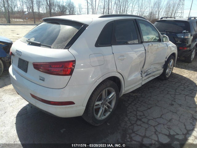 WA1ECCFSXJR015569 Audi Q3 PREMIUM