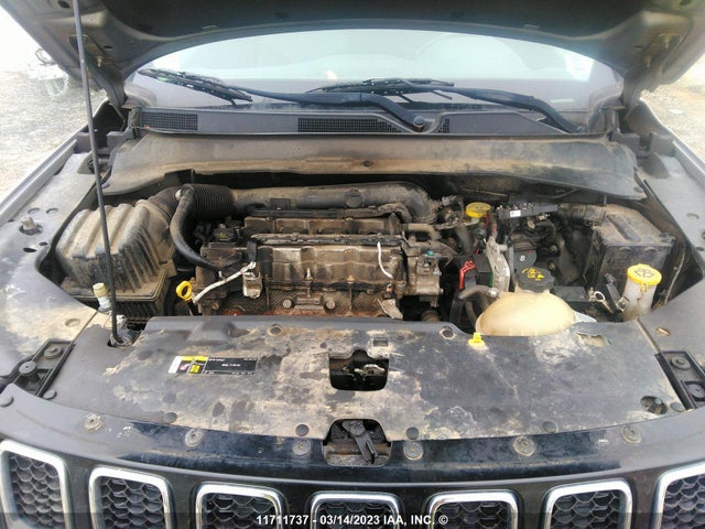 3C4NJDBB1JT127918 Jeep Compass Latitude