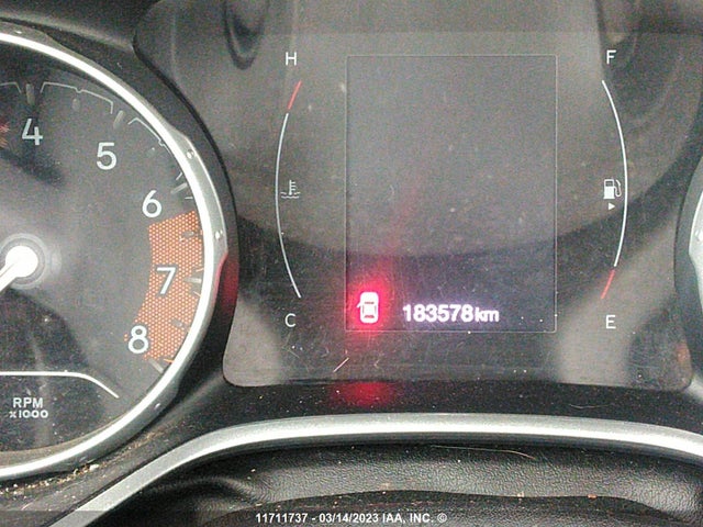 3C4NJDBB1JT127918 Jeep Compass Latitude