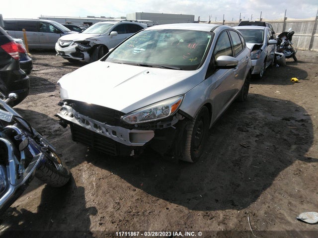 Ford FOCUS SE 2015 1FADP3K23FL257504 Image 2