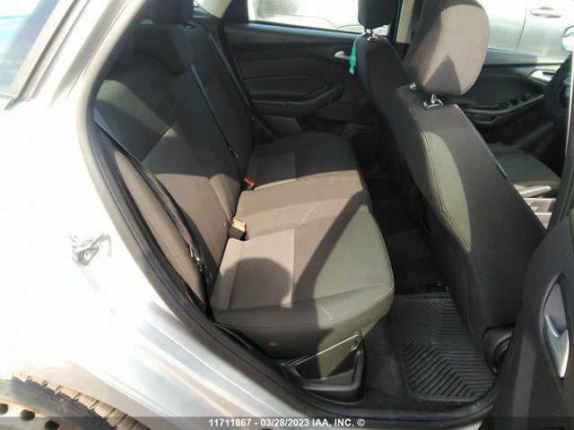 Ford FOCUS SE 2015 1FADP3K23FL257504 Image 9