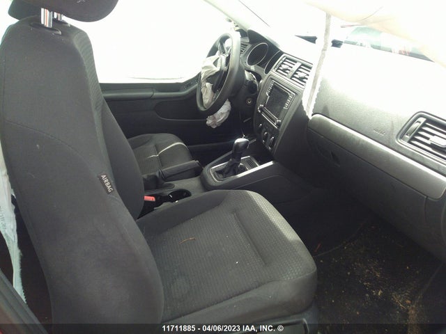 3VW267AJ7GM225561 Volkswagen JETTA S