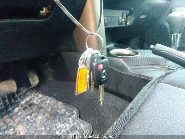 Toyota RAV4 LE 2015 2T3BFREV9FW336878 Image 3