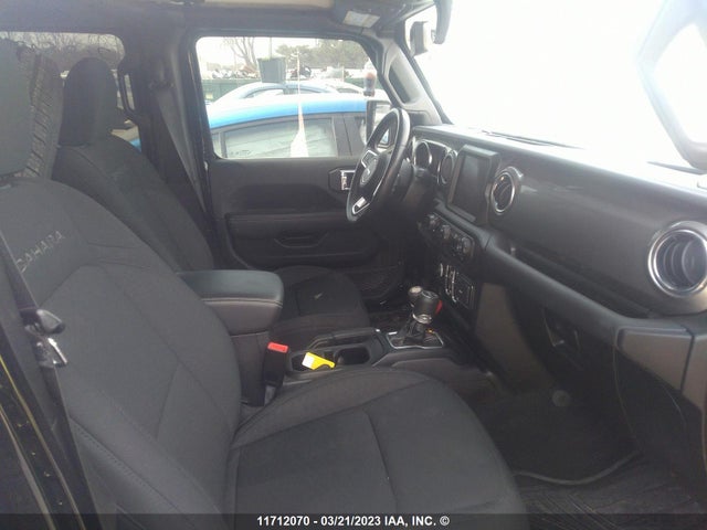 1C4HJXENXMW504524 Jeep Wrangler Unlimited Sahara