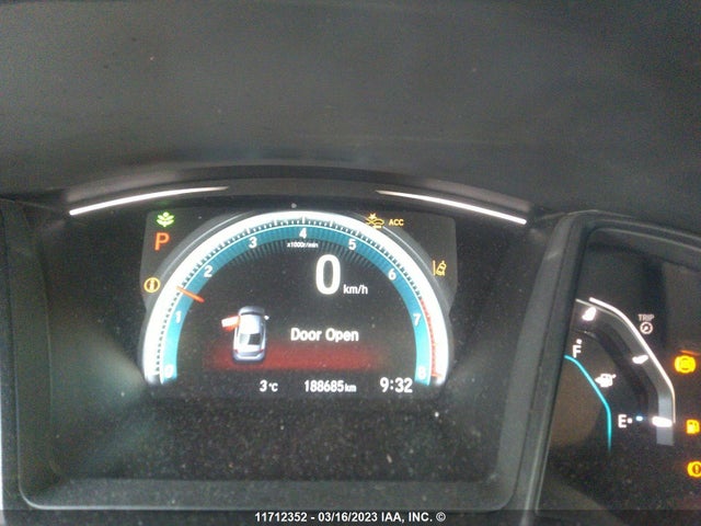 Honda Civic Lx 2018 2HGFC2F61JH020992 Image 7