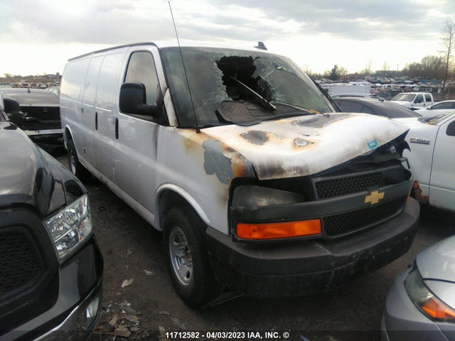 2020 1GCWGBFP1L1173031 main image
