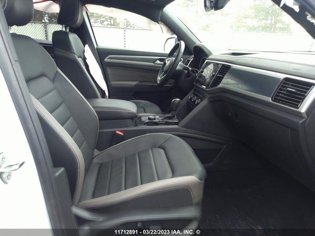 1V2FE2CA5NC221450 Volkswagen Atlas Cross Sport Se