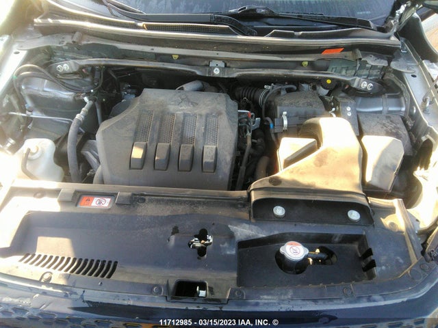 JA4ATUAA0NZ602176 Mitsubishi Eclipse Cross Es