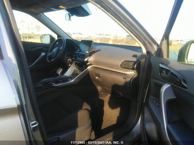 JA4ATUAA0NZ602176 Mitsubishi Eclipse Cross Es