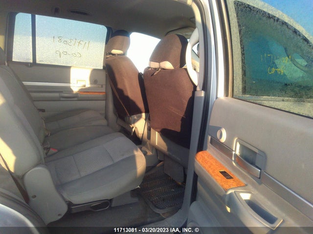 1A8HW58238F107551 Chrysler Aspen Limited