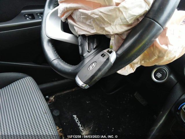 Hyundai Kona Sel 2018 KM8K2CAA3JU109263 Image 3