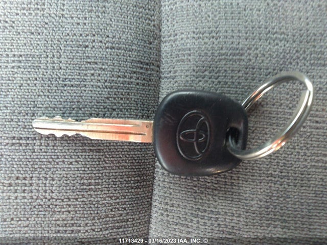 Toyota SIENNA CE 2005 5TDZA29C15S333714 Image 3