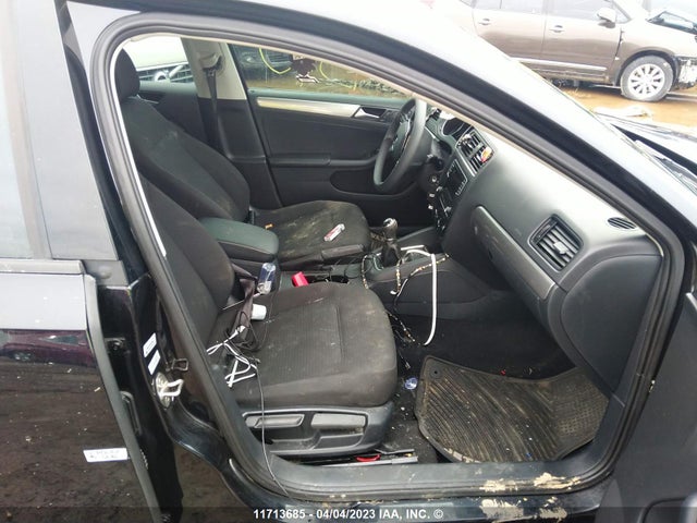 3VW167AJ9HM200979 Volkswagen JETTA