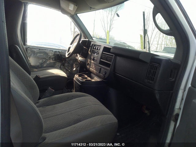 Chevrolet Express G2500 2015 1GCWGFFF4F1207868 Image 6