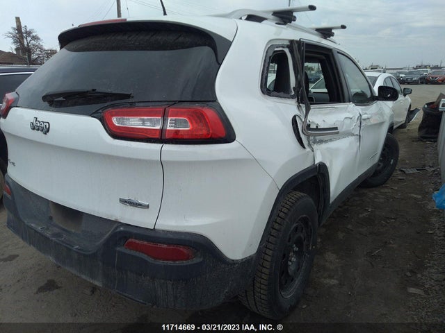 1C4PJMCB7GW108980 Jeep Cherokee Latitude