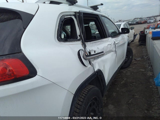 1C4PJMCB7GW108980 Jeep Cherokee Latitude