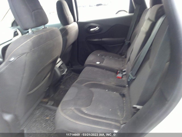 1C4PJMCB7GW108980 Jeep Cherokee Latitude