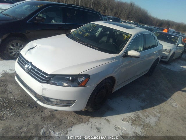 Volkswagen PASSAT SEL 2014 1VWCS7A34EC109721 Image 2