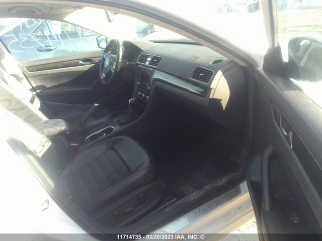 Volkswagen PASSAT SEL 2014 1VWCS7A34EC109721 Image 5