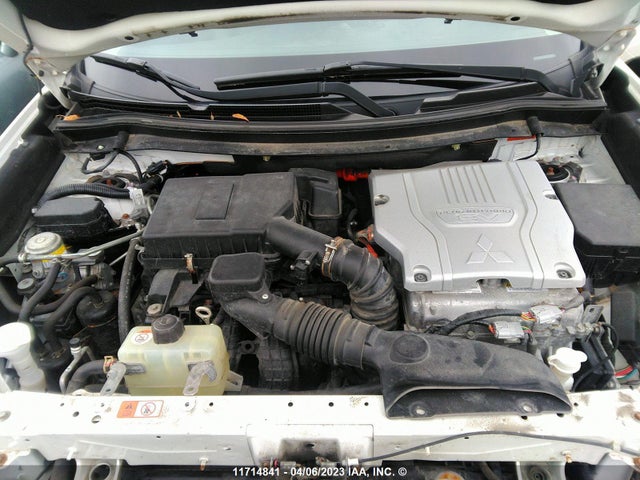 JA4J24A56JZ613070 Mitsubishi Outlander Se/gt