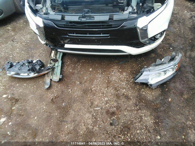 JA4J24A56JZ613070 Mitsubishi Outlander Se/gt
