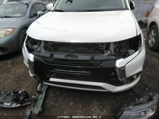 JA4J24A56JZ613070 Mitsubishi Outlander Se/gt