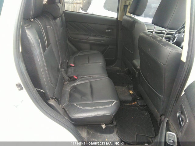 JA4J24A56JZ613070 Mitsubishi Outlander Se/gt