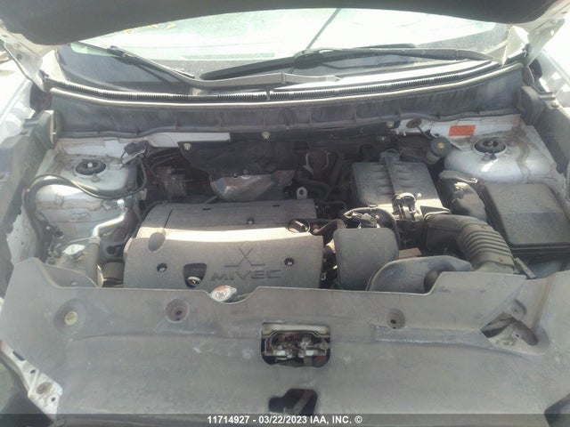 JA4AJ4AW9JZ604357 Mitsubishi Rvr Se Limited/gt