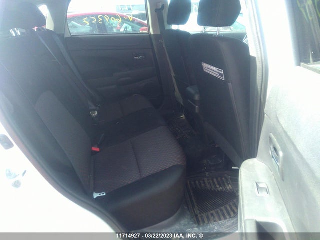 JA4AJ4AW9JZ604357 Mitsubishi Rvr Se Limited/gt