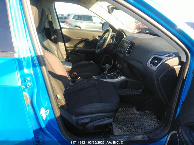 3C4NJDABXJT153032 Jeep Compass Sport