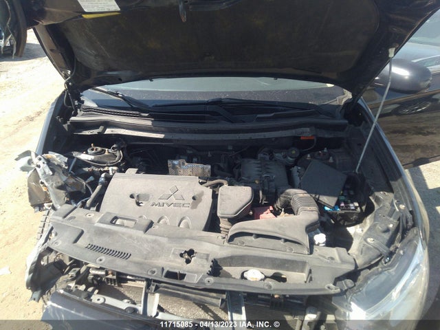 JA4AZ2A38EZ600552 Mitsubishi Outlander Es