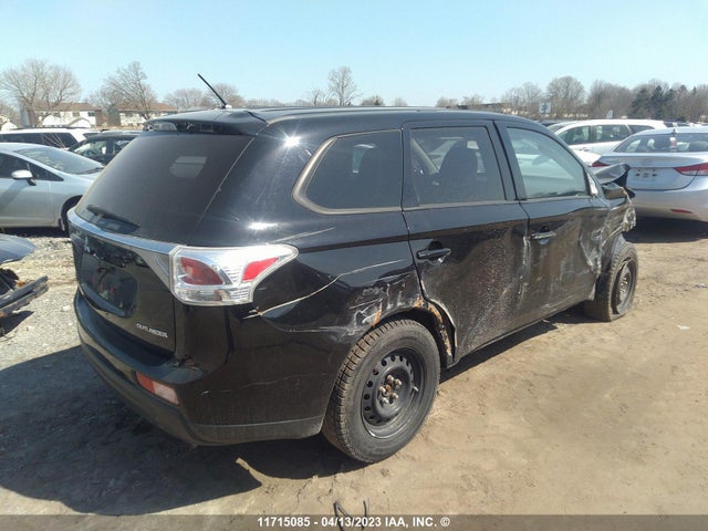 JA4AZ2A38EZ600552 Mitsubishi Outlander Es