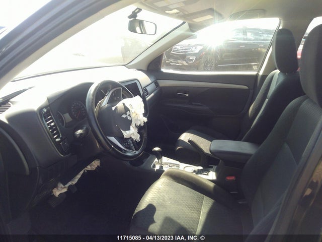 JA4AZ2A38EZ600552 Mitsubishi Outlander Es