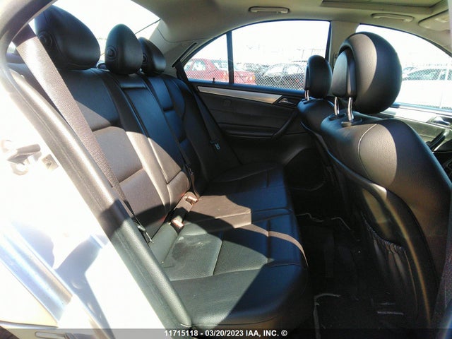 11715118 :رقم المزاد ، WDBRF40J95F561483 vin ، 2005 Mercedes-benz C 230k Sport Sedan مزاد بيع
