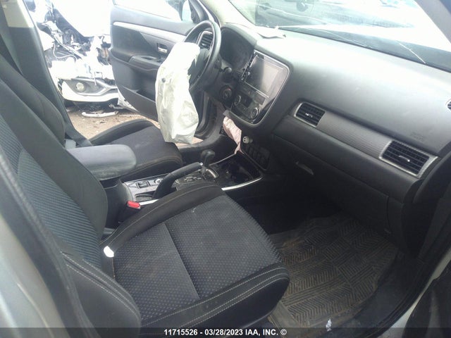 JA4AZ2A38JZ600934 Mitsubishi Outlander Es